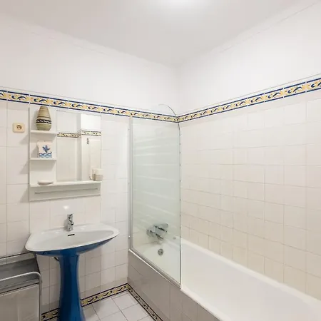 #022 Lovely&cozy Beach Flat Parking,spacious Pool